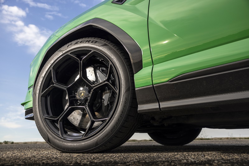 람보르기니 우르스 퍼포만테