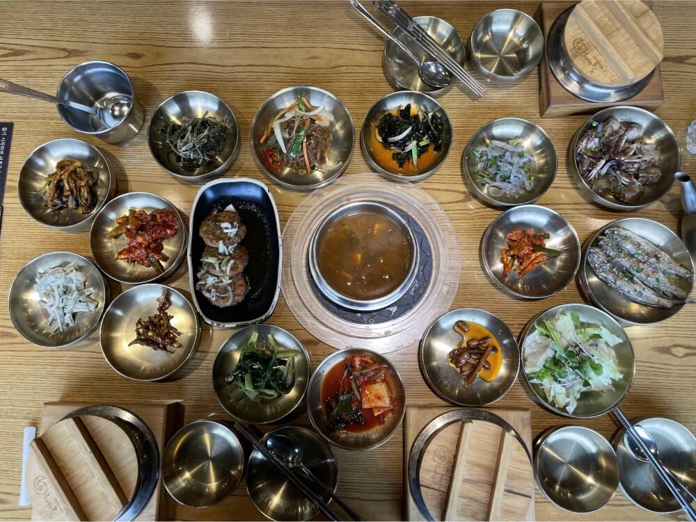 해와달-한정식-정찬-전체-모습