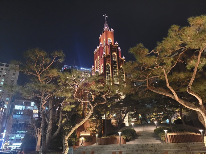 역삼동성당 야경
