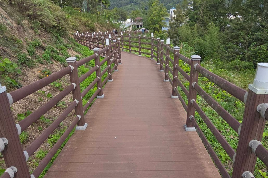 부항댐 출렁다리