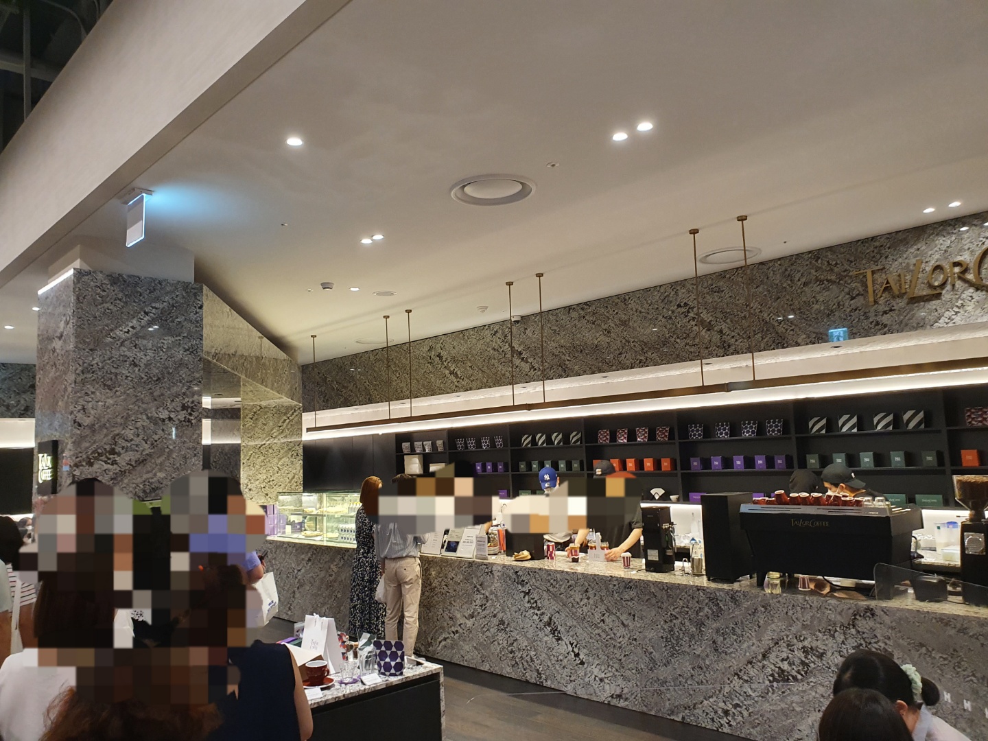 더현대_테일러커피_매장