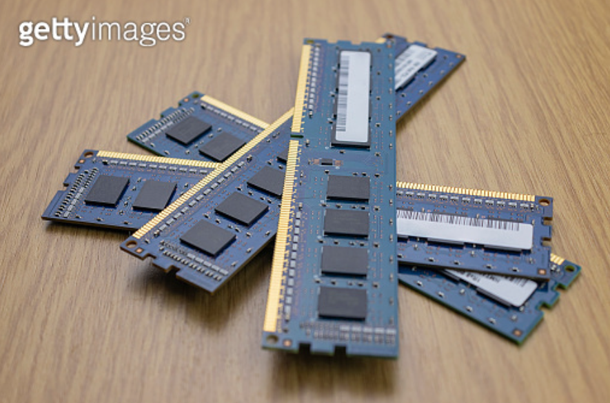 무수히-많은-트랜지스터가-RAM-속