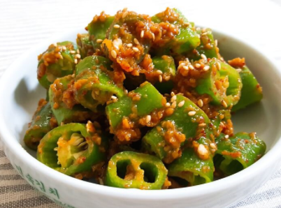 알싸한 맛 살리며 요리한 고추된장무침 완성 모습