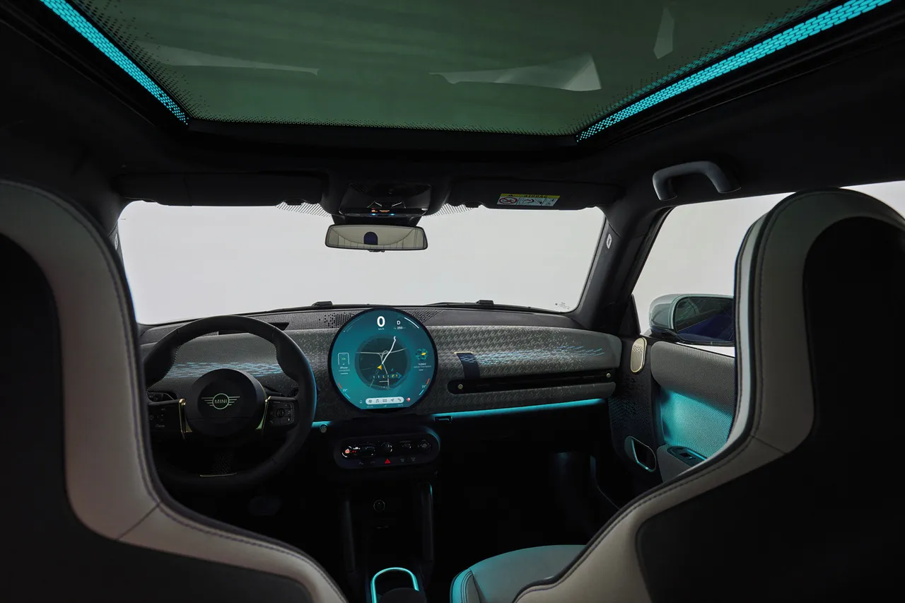 미니 해치백 SE 차량 이미지