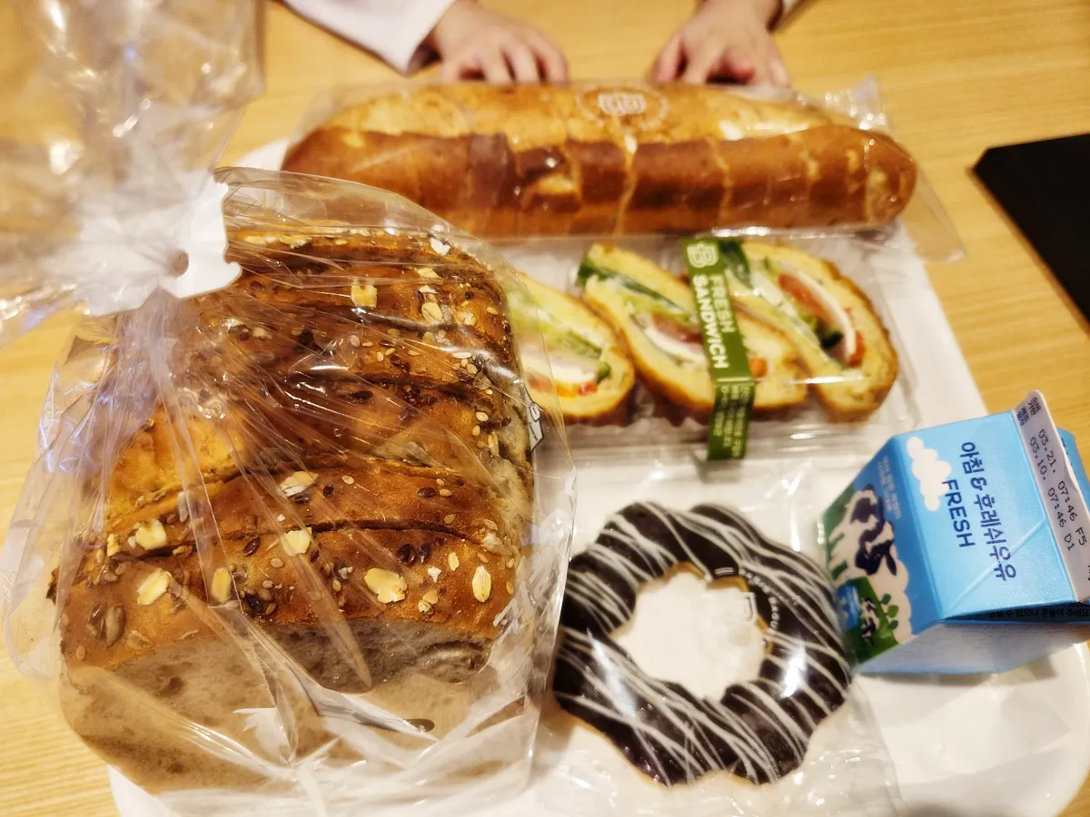 파리바게트-주문-빵들