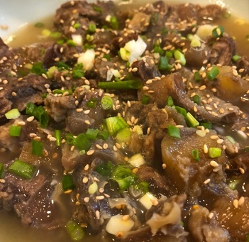 도가니수육-부산-비와술잔