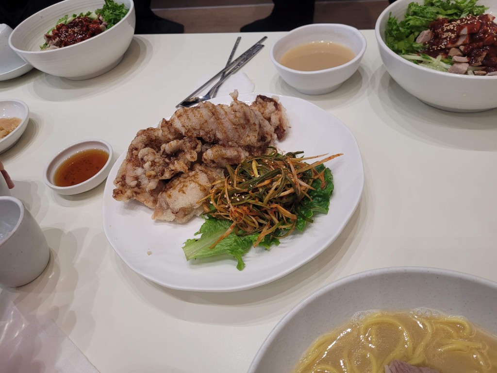 제주 도도리고기국수 육튀김 메뉴 모습