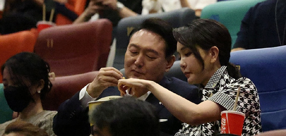 퍼스트레이디 영화 예매