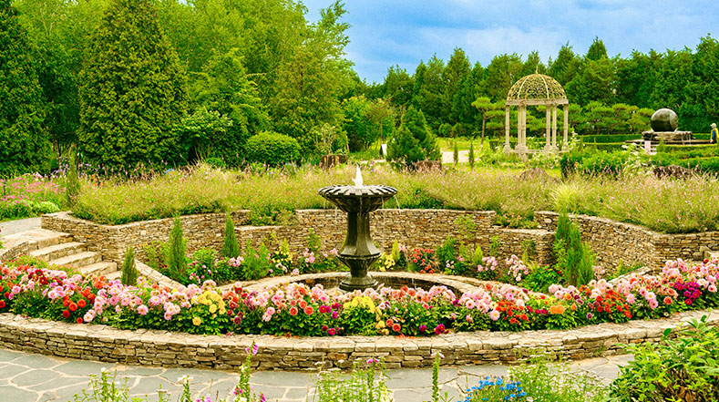 벽초지수목원은 자연을 사랑한 사람과 예술 조경을 꿈꾼 화가의 만남에서 시작된 곳으로, 동양 정원과 서양 정원의 매력을 동시에 느낄 수 있는 아름다운 수목원