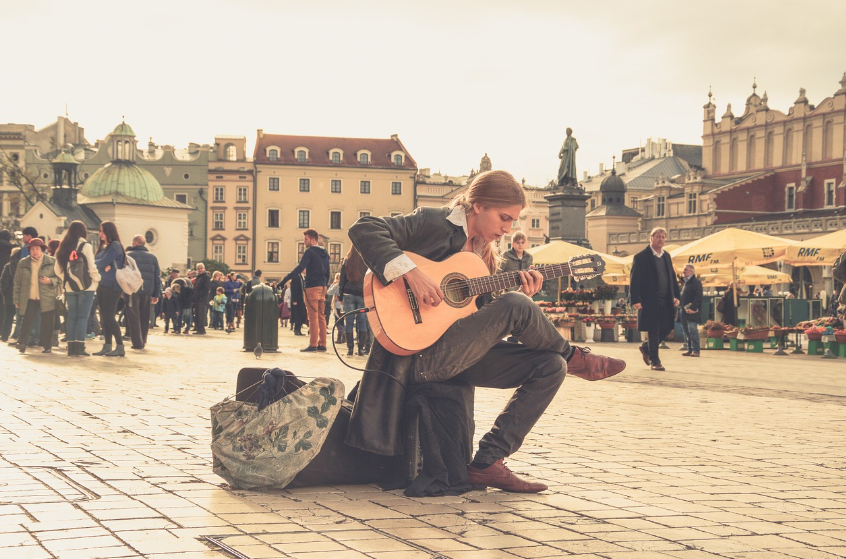 캔버스 밖으로 나온 예술: 미술과 만나는 다양한 직업들