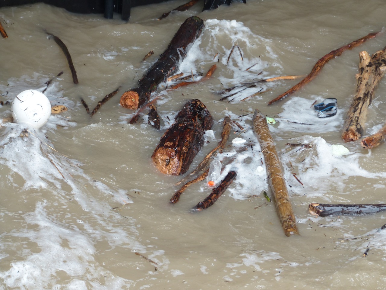 물이 넘치는 꿈해몽