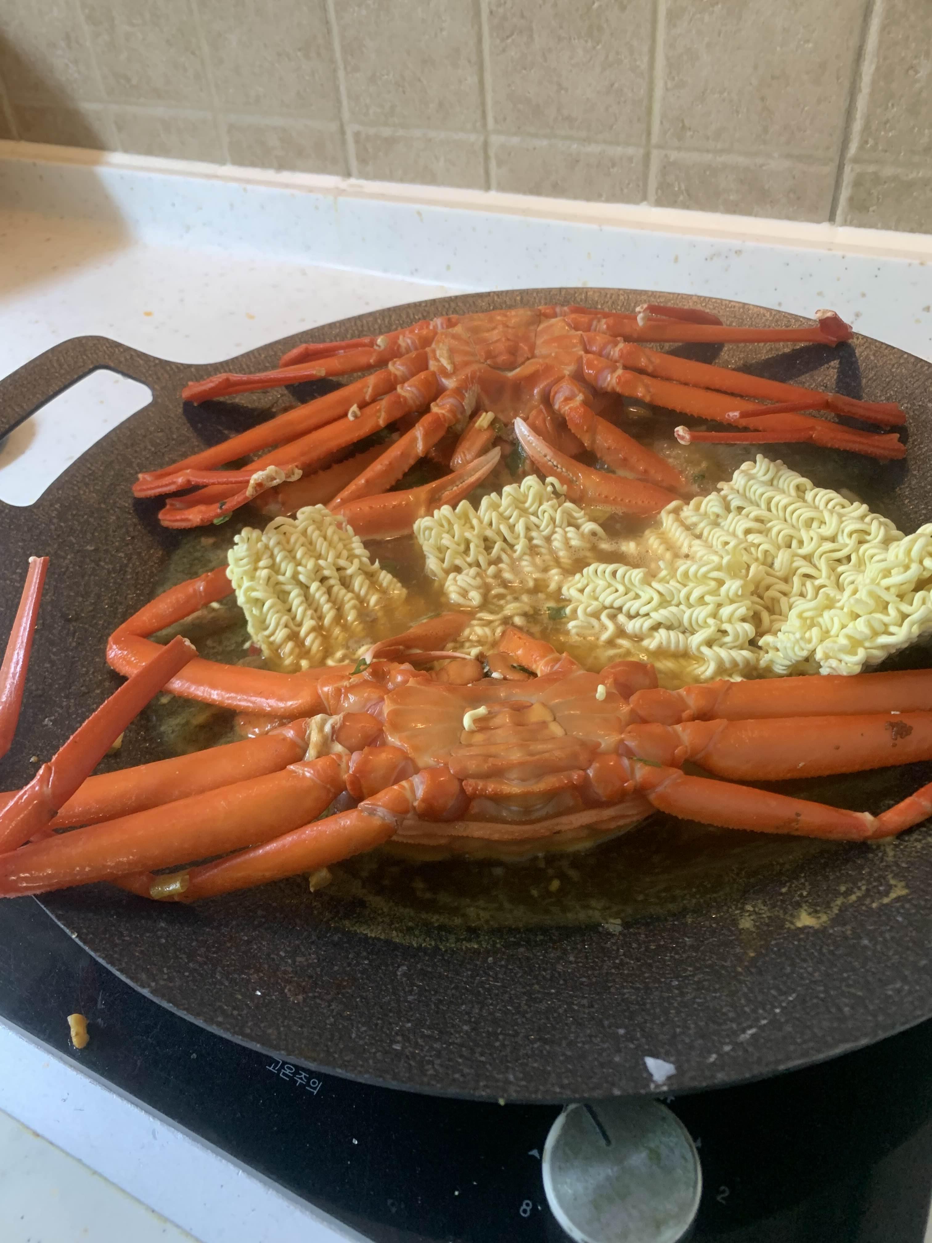 속초 관광수산시장 홍게