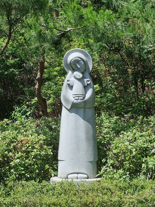 애막골성당 성모동산 성모자상 사진