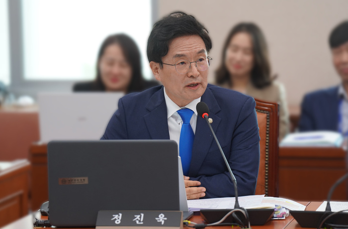 정진욱 국회의원