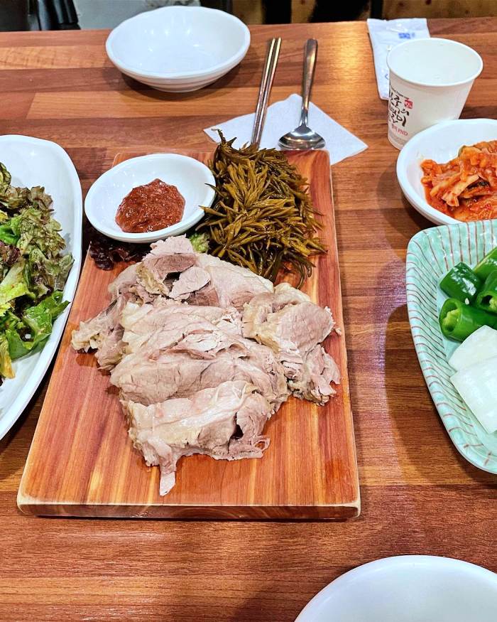 식객 허영만 백반기행 강남 가로수길 신사 제주식 수육 돔베고기 맛집