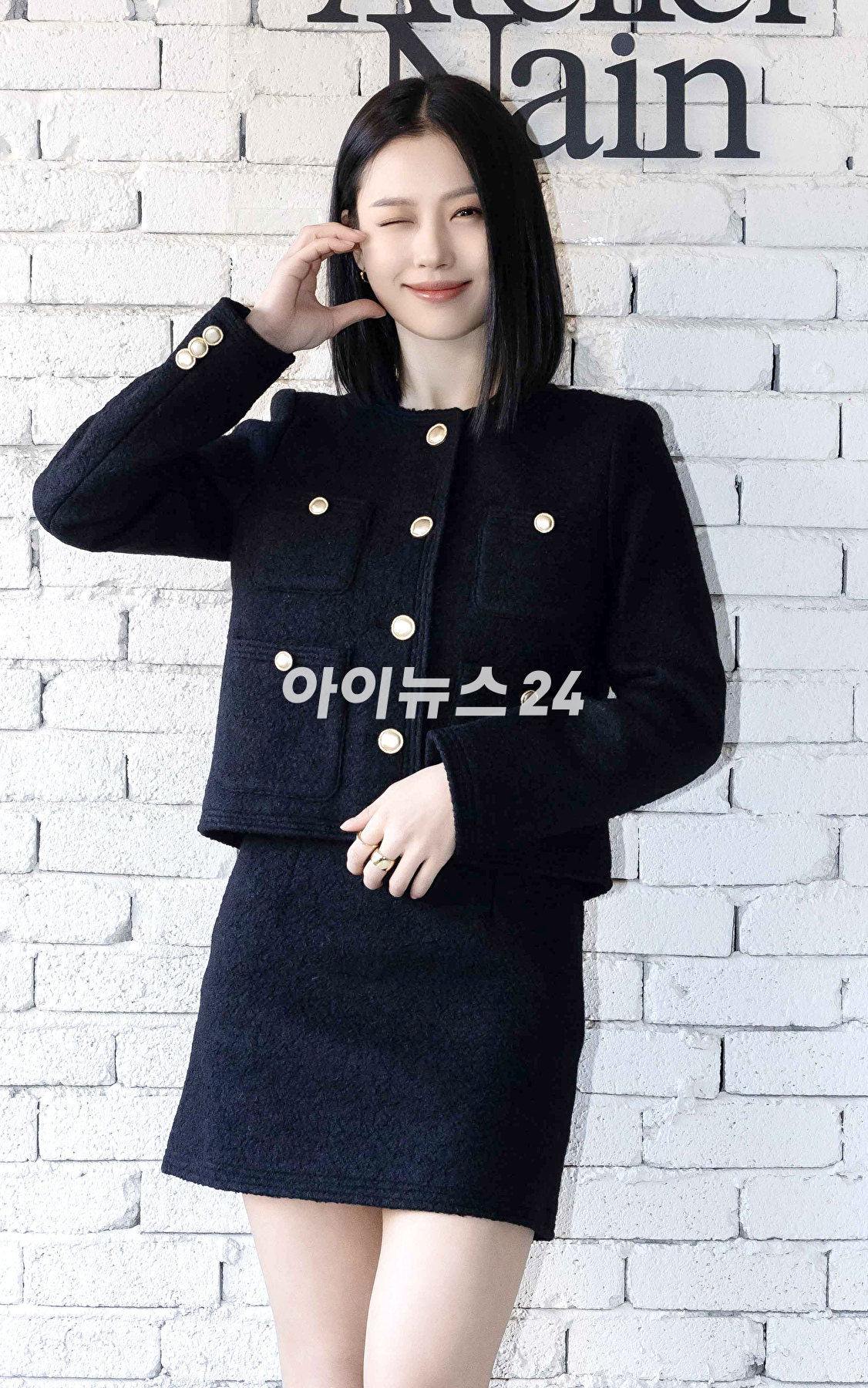 배우 고민시가 21일 서울 용산구 한남동에서 진행된 컨템포러리 여성 브랜드 아틀리에 나인 한남 플래그십 스토어 오픈행사에 참석하고 있다. [사진=아틀리에 나인(Atelier Nain)]