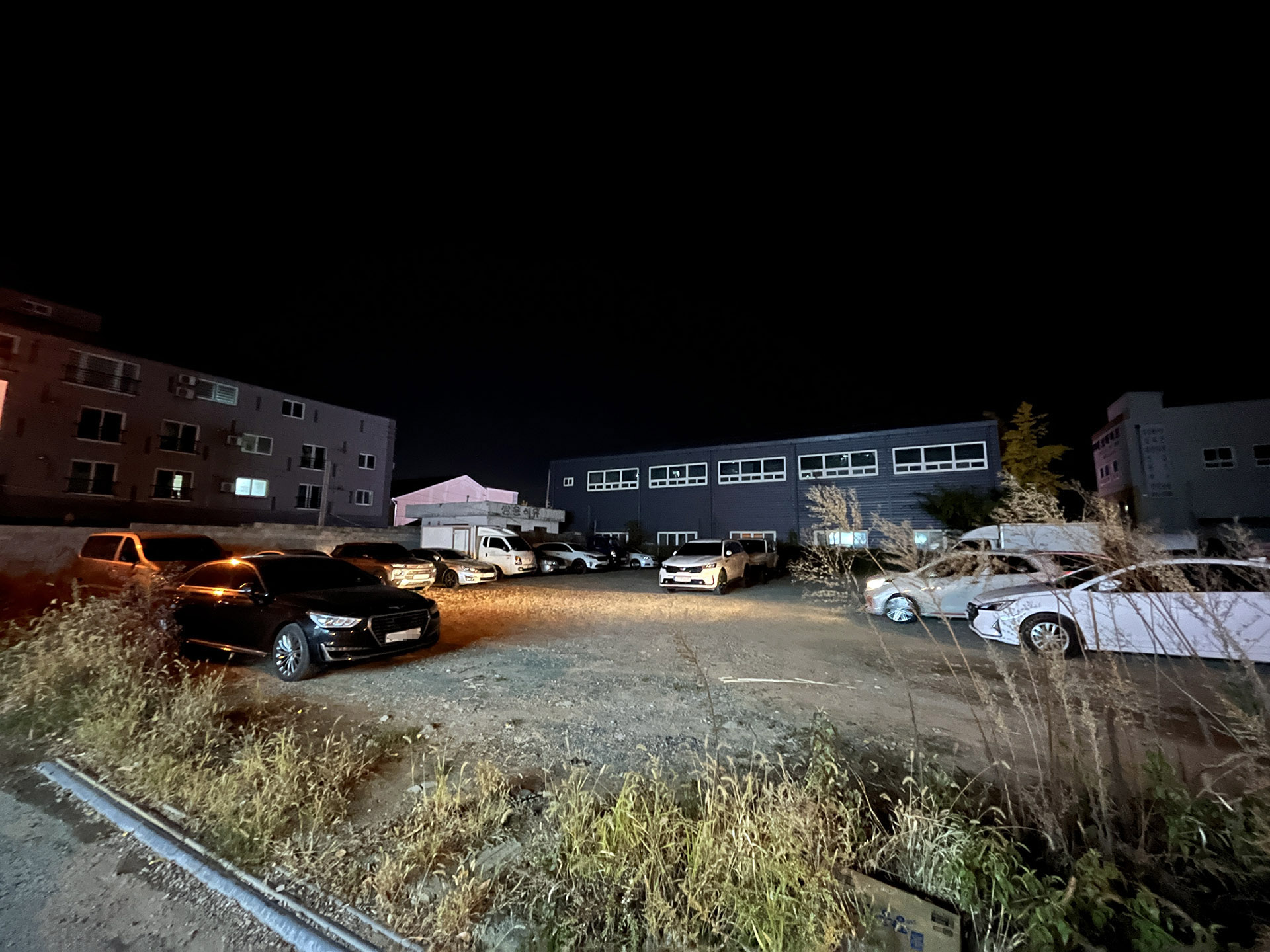 성하돼지집 주차장