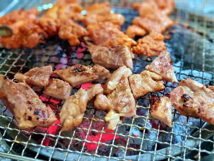 신계숙의 맛터싸이클 다이어리 61년 노포 숯불로 굽는 닭갈비 맛집 추천