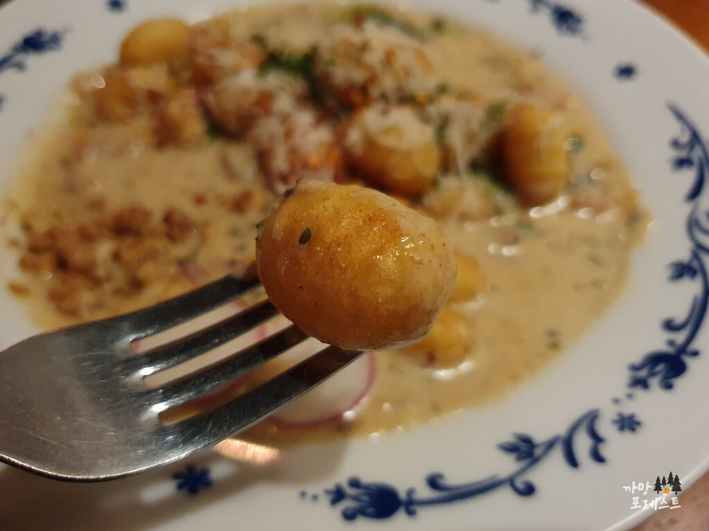 리옹 봉담 뇨끼