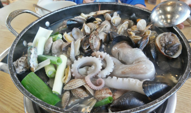 미애네왕산칼국수