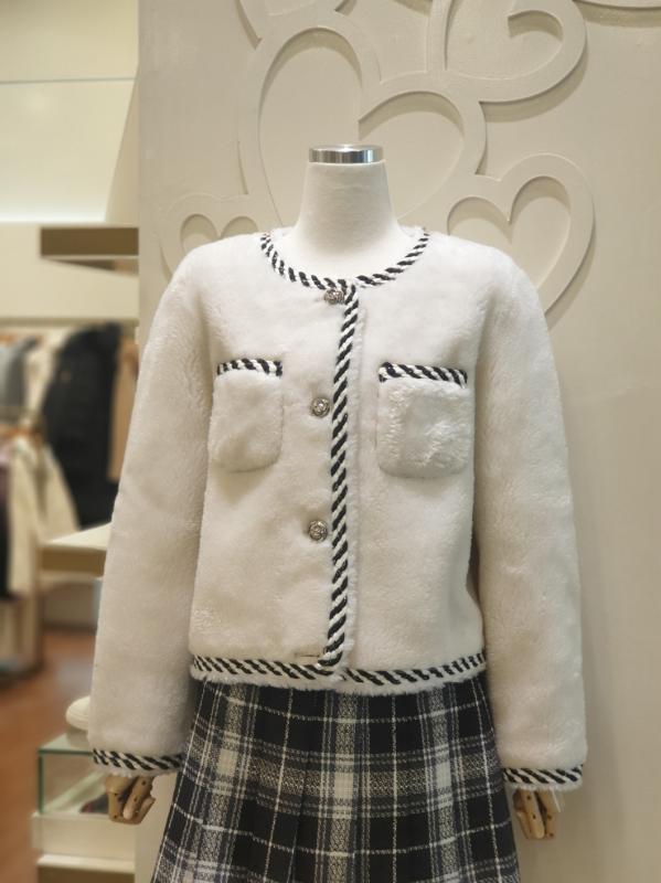 샤틴 트리밍 배색 숏 양모 자켓 S224H152