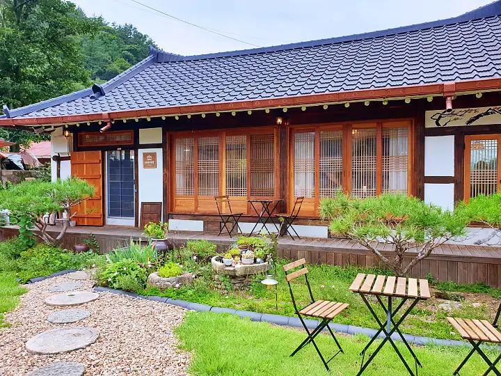 생방송오늘저녁 곶감 라떼 버터그로플 한상차림 마을에 단 하나 100년 한옥 카페 맛집 추천