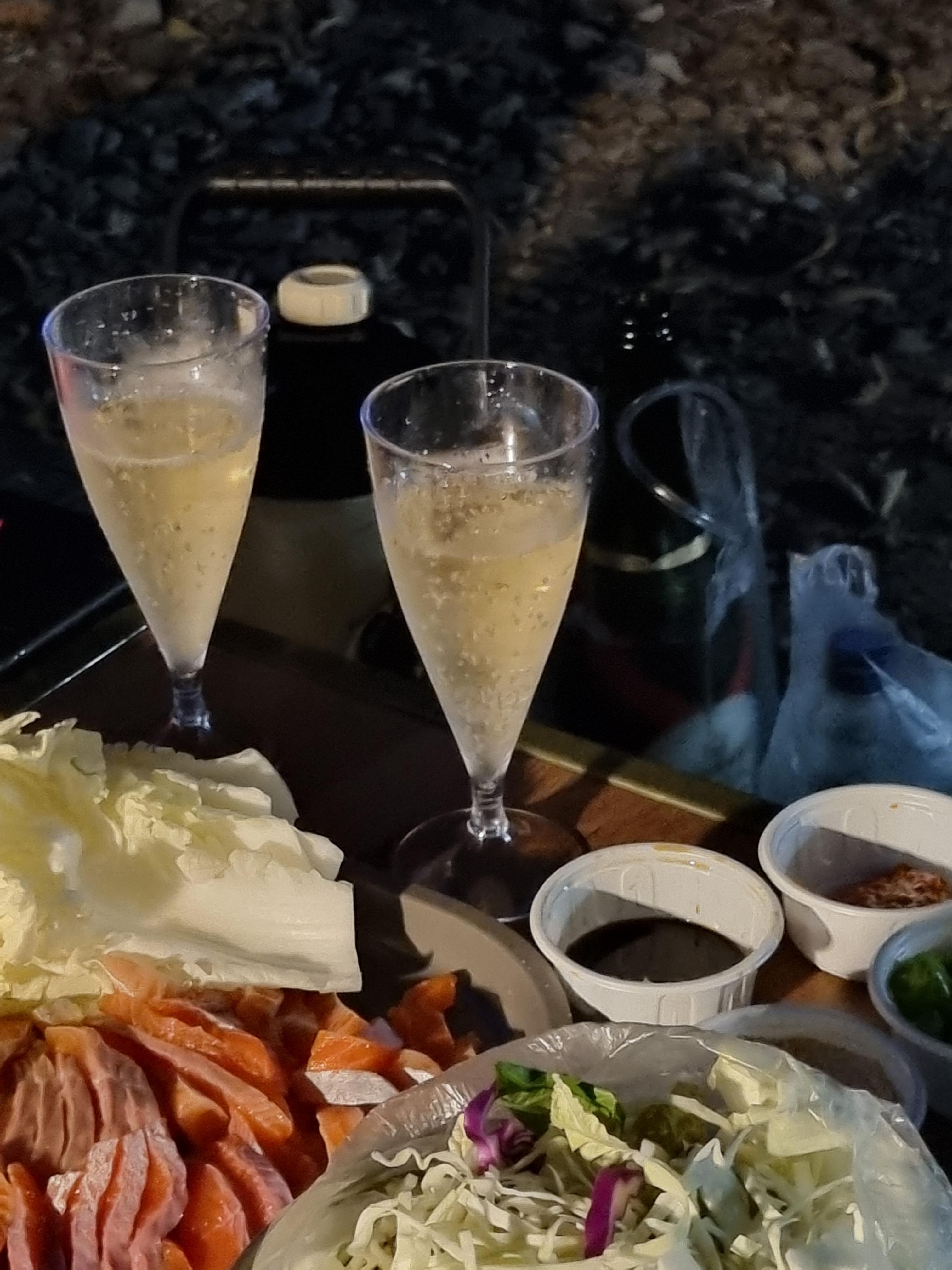 송어회 화이트와인