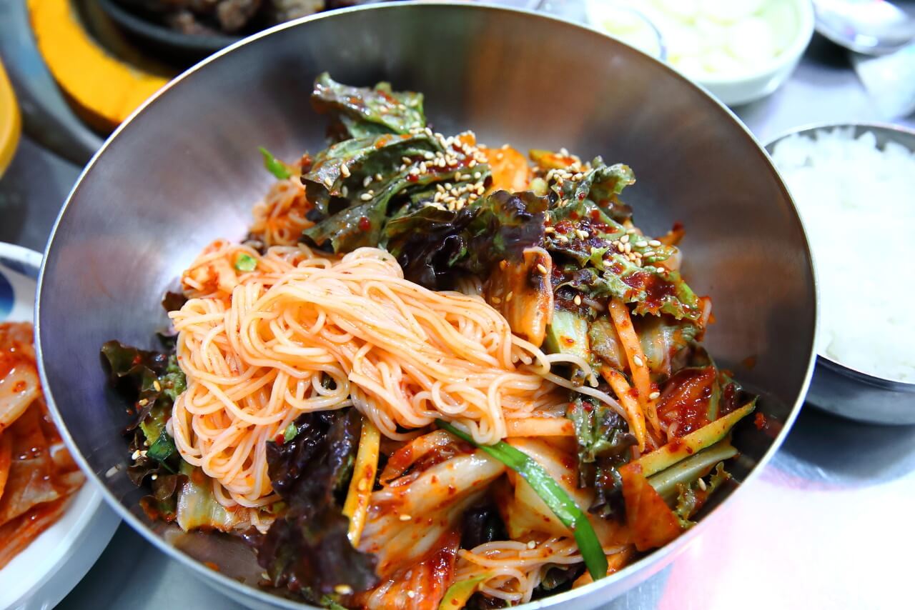 생방송투데이 역주행 청량리 해물탕, 연탄돼지갈비 맛집