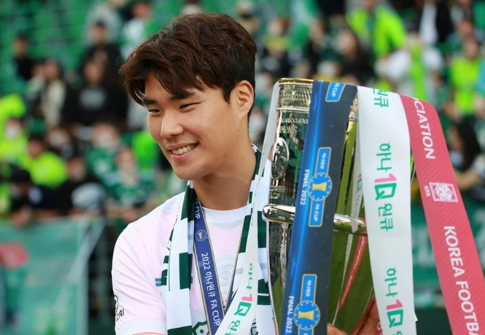 이미주 송범근 열애 배경