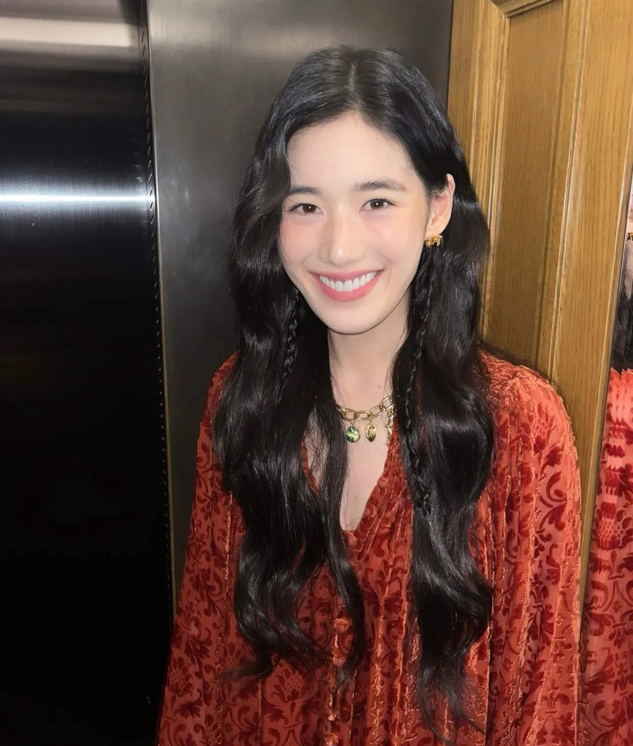 버버리 트렌치코트, 정은채 전지현 버버리 공항패션, 전지현 트렌치코트, 버버리 롱 캐슬포드, 버버리 캐슬포드 오버사이즈, 버버리 캐슬포드 레귤러핏, 2025 FW 공항패션, 공항패션 스타일링, 트렌치코트 비교, 트렌치코트 코디법, 트렌치코트 추천, 셀럽 트렌치코트, 버버리 공식몰, 버버리 나이트 아크백, 셀럽 패션 분석, 여자 트렌치코트 코디, 여자 공항룩