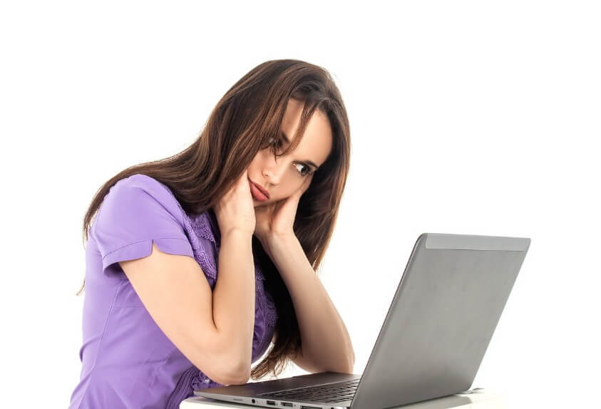 피로감을 느끼는 여성