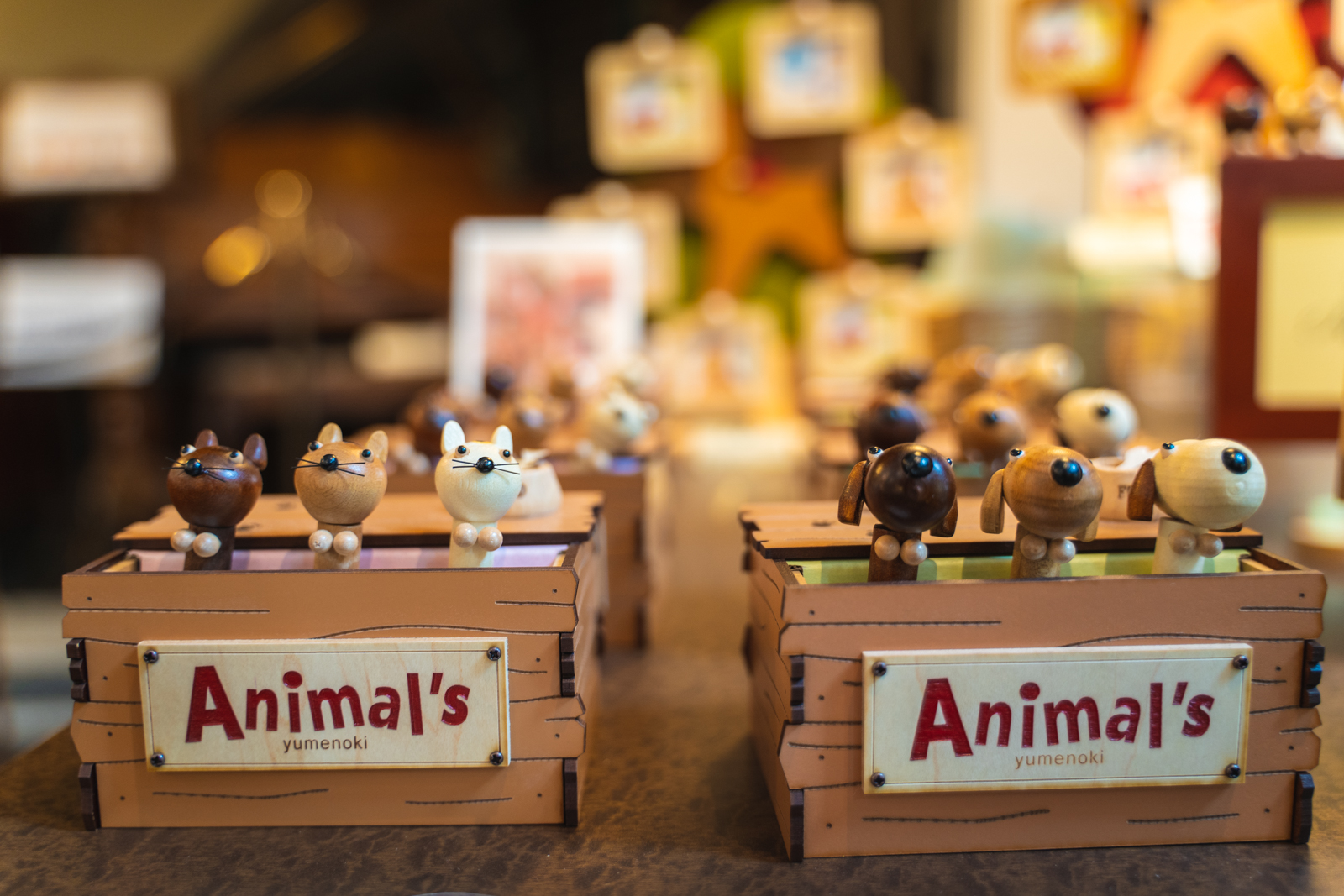 강아지 모형이 움직이는 오르골