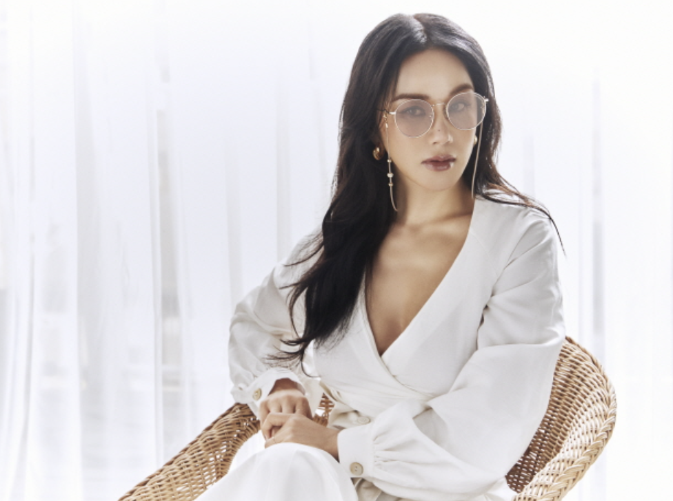 엄정화 화보 관능미