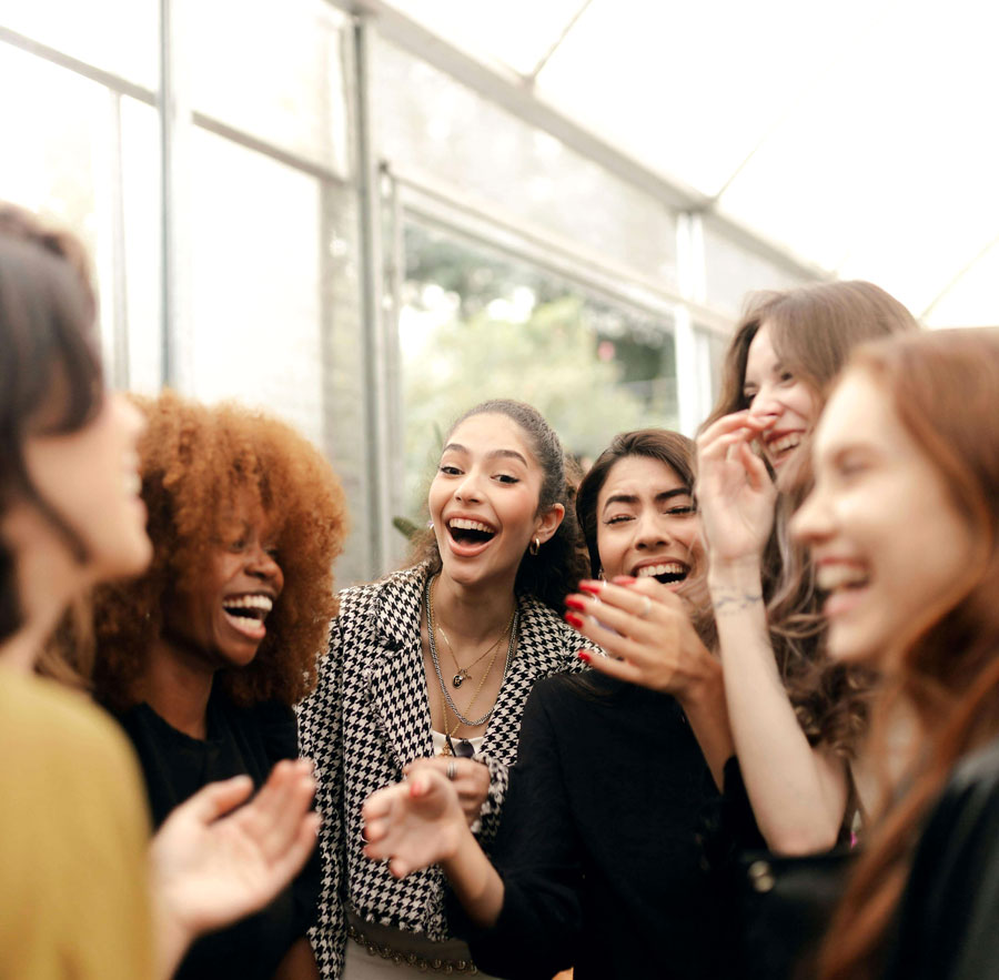 예의범절을 둘러싼 세대차이 &ndash; Z세대가 말하는 '꼰대 예절'과 공감의 대화법