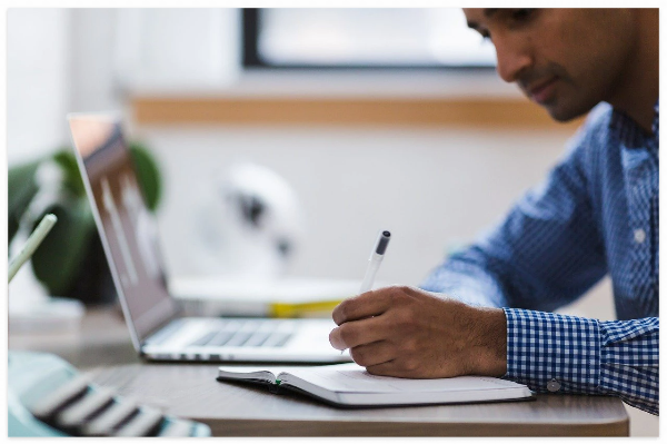 공부하는 직장인의 모습