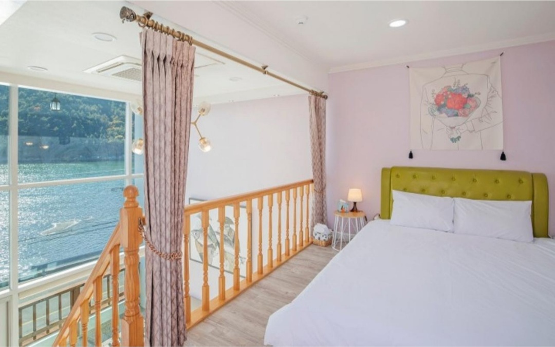 통영 드림펜션 204호 침실