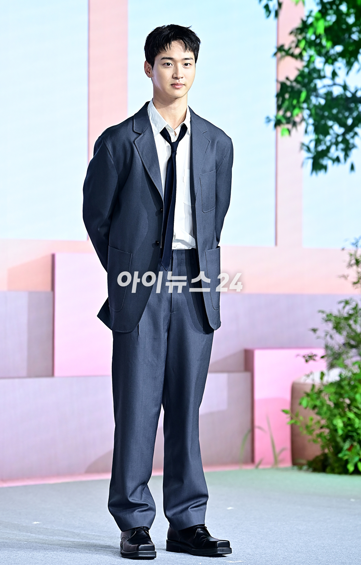 배우 장동윤이 1일 오전 서울 종로구 JW 메리어트호텔 동대문 스퀘어에서 열린 넷플릭스 '정신병동에도 아침이 와요' 제작발표회에서 포토타임을 갖고 있다. [사진=곽영래 기자]