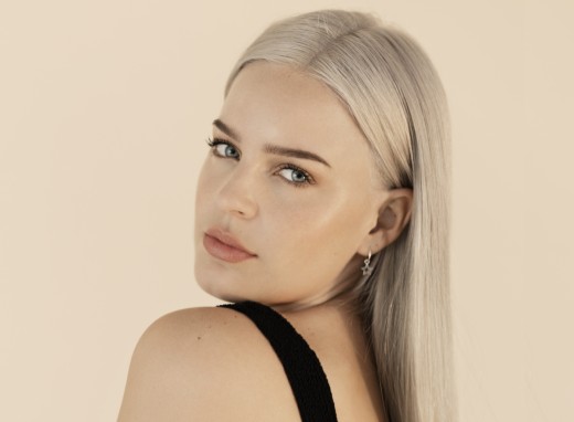 팝가수 앤 마리 관련 이미지