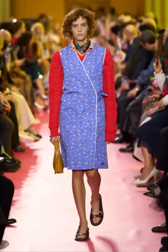 복고풍의 잔잔한 플라워 프린트