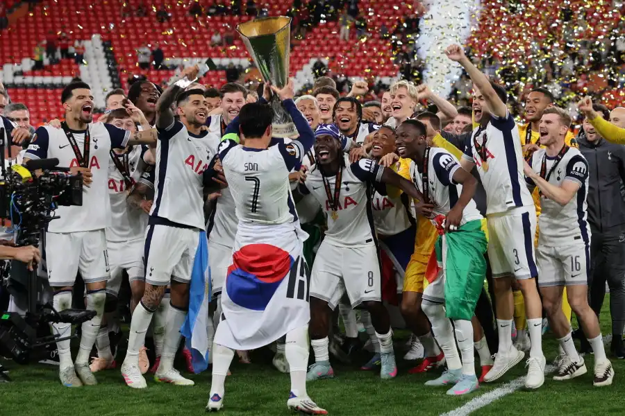 손흥민 토트넘 입단 10년 만에 이뤄낸 우승