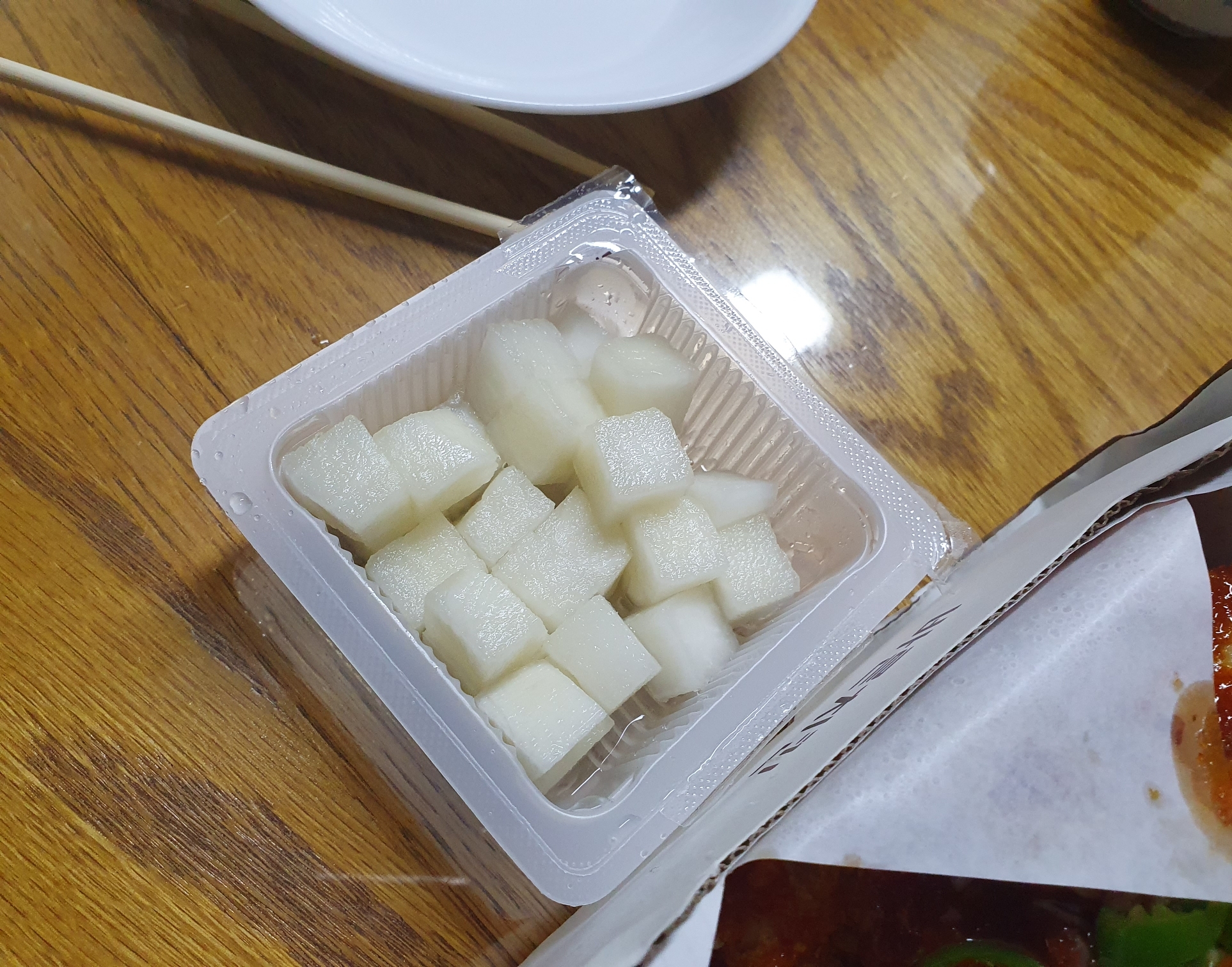 용인 바른치킨 치킨무