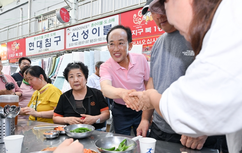 서문시장 방문한 추경호 당선인