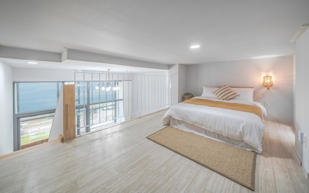 어스20 B동 침실