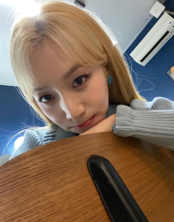 긴머리여성의모습