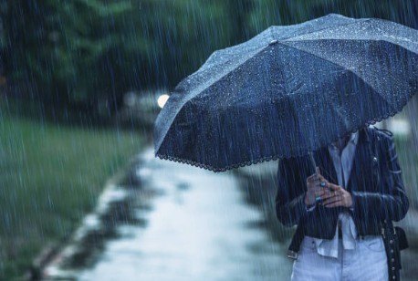 2025년 장마철 기간에 폭우가 쏟아진 모습