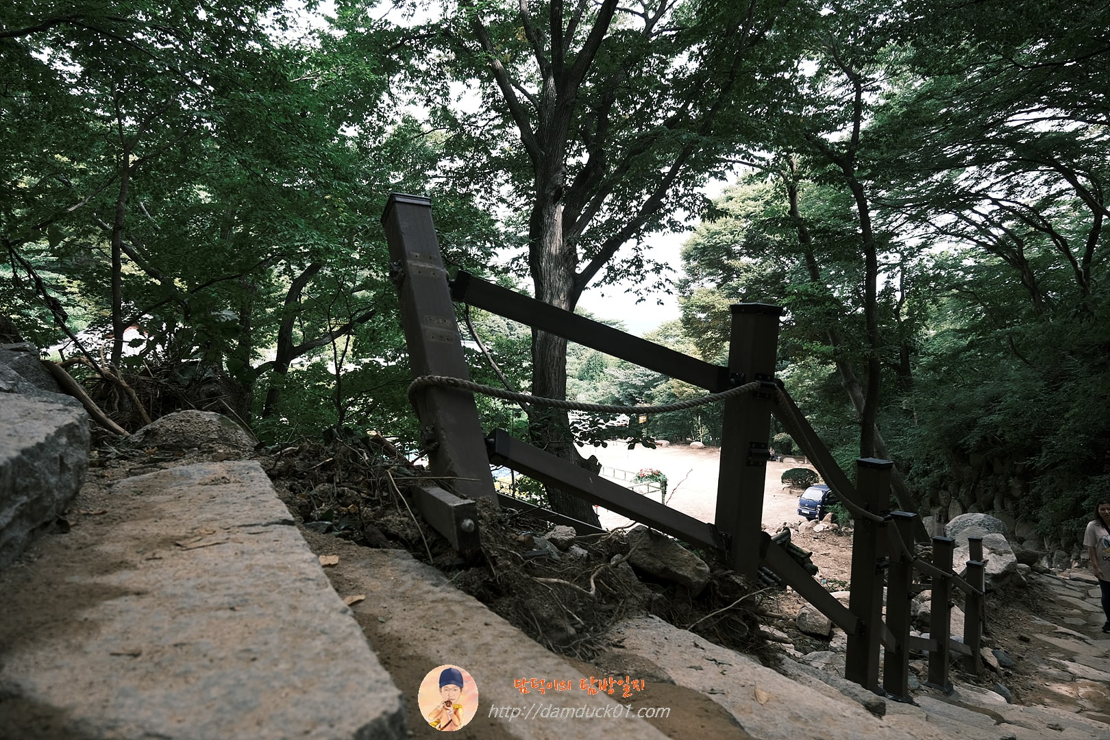 석굴암 올라가는 길