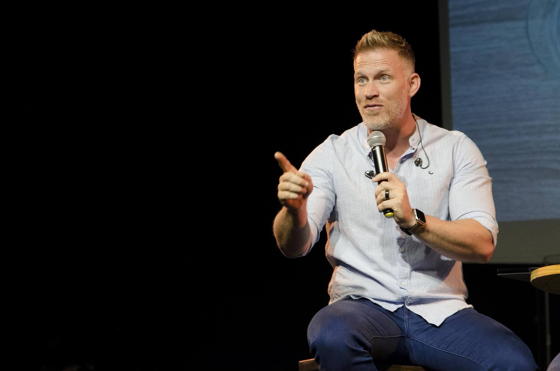 글로벌 주식 익명성·텍스트 중심 플랫폼 특성이 광고 효율성과 차별화에 주는 의미