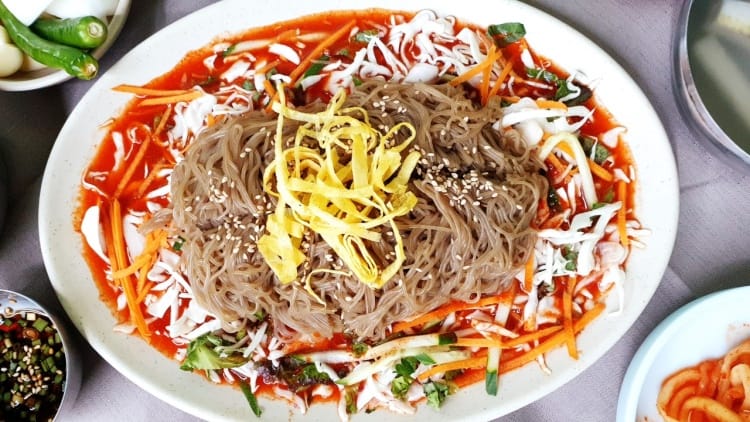 곳모닝대한민국라이브-장충동-족발-원조-맛집-막국수