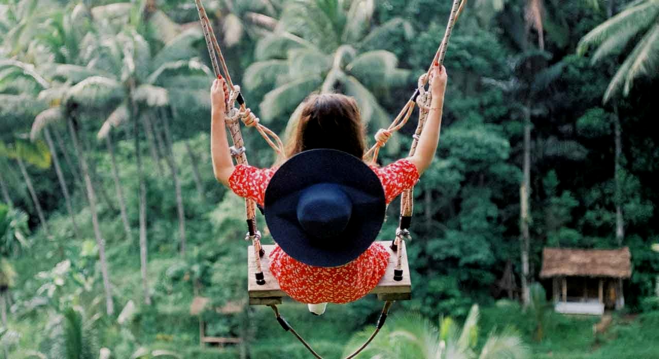 우붓 발리스윙을 체험하는 여행객의 모습. [ⓒPexels &lsquo;Vladimir Konoplev&lsquo;]