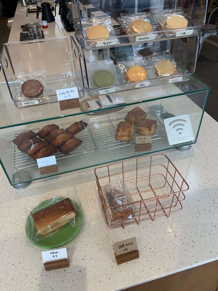 쿠키, 소금빵러스크, 바터바 등 디저트와 가격